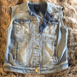 Guess sleeveless denim jacket